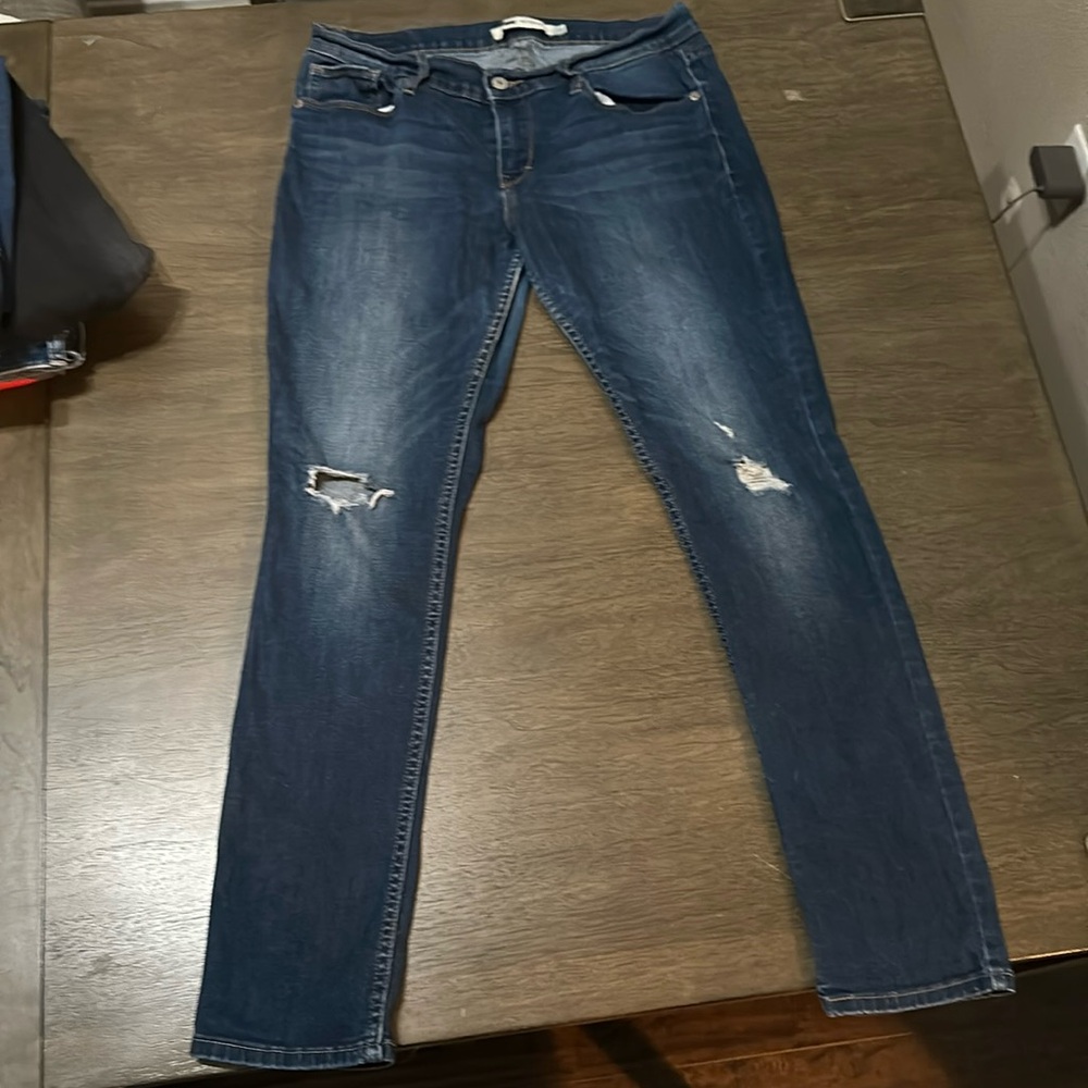 Women’s Levi jeans